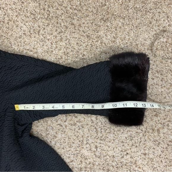 Vintage black coat with fur cuffs - Picture 12 of 14